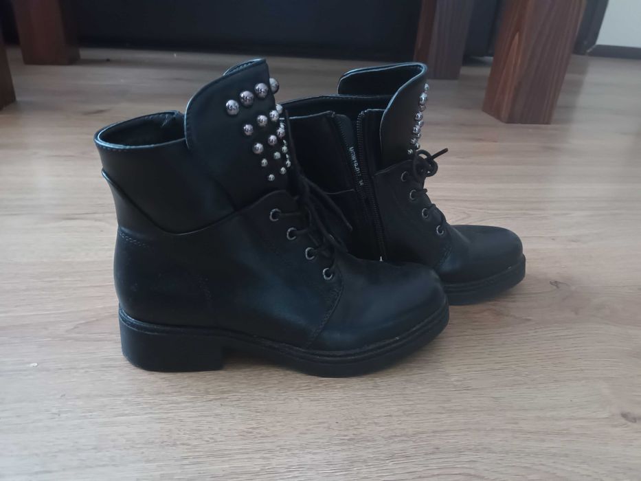 Черни дамки обувки Tendenz