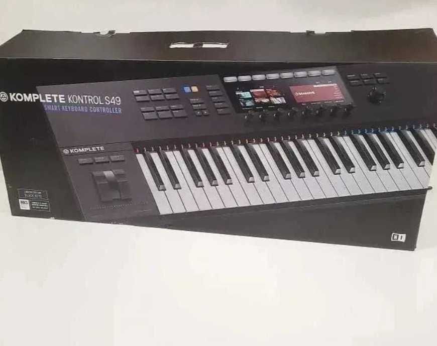 Native Instruments Komplete Kontrol S49 MK2 | Отлично състояние