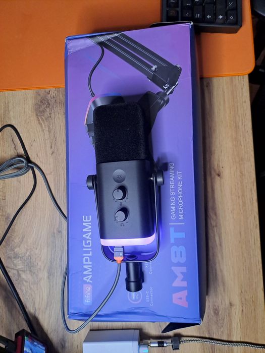 Динамический USB/XLR Микрофон Fifine AM8T С пантографом