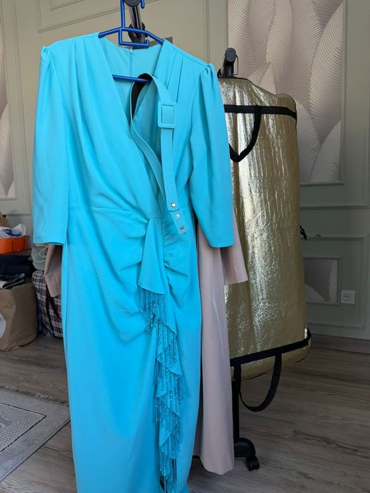 Вечерние разные платья