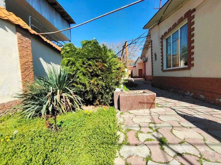 Дом 3 комнаты 90м2  с вьездом 4.35 соток земли и крытый гараж