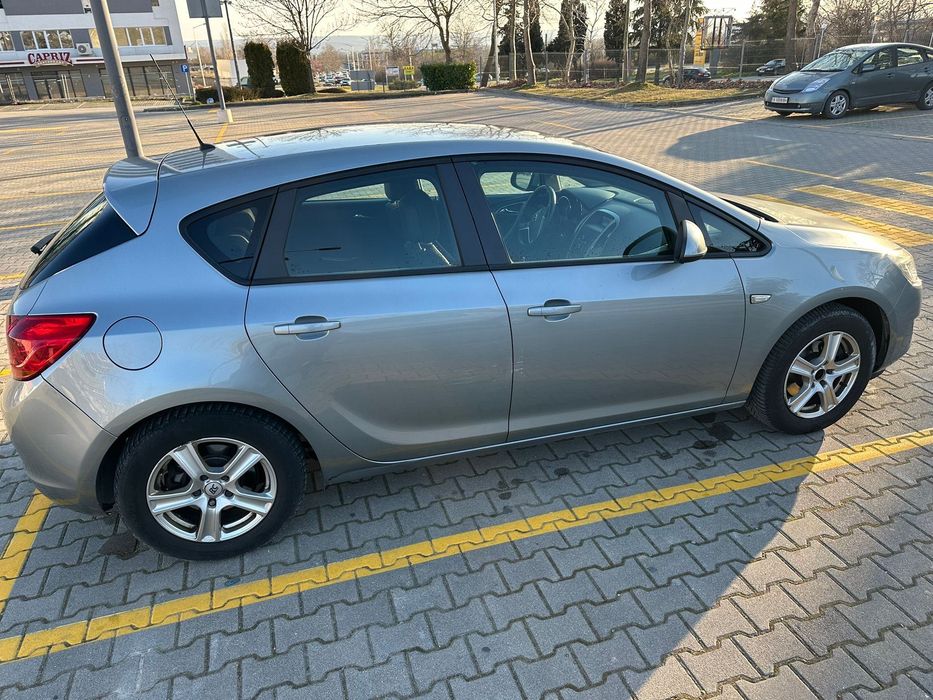 Опел Астра 1.7 cdti