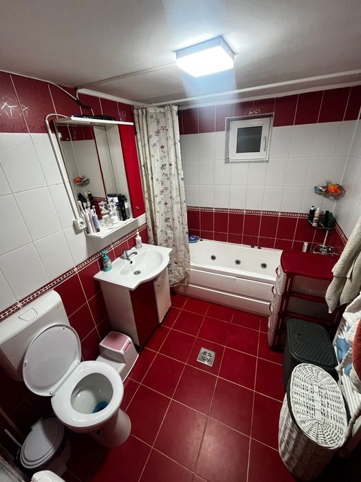 Vând casă in cartierul Primăverii