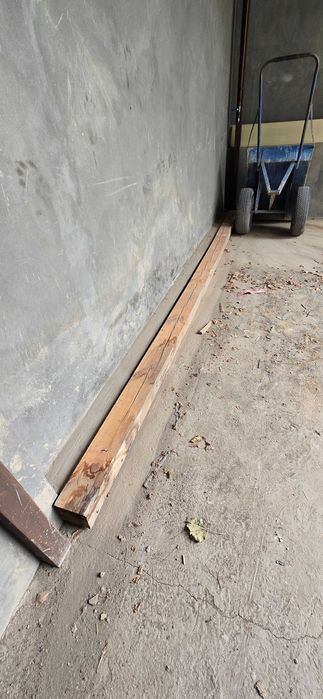 Taxta sotiladi 4.7  15x15 sm 1 dona