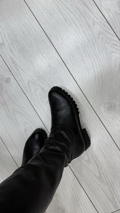 Продам зимние кожаные сапоги