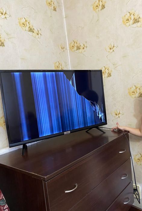 Телевизор на запчасти