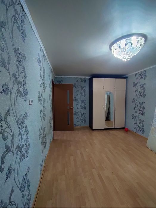 Продаю квартиру на катаева 33