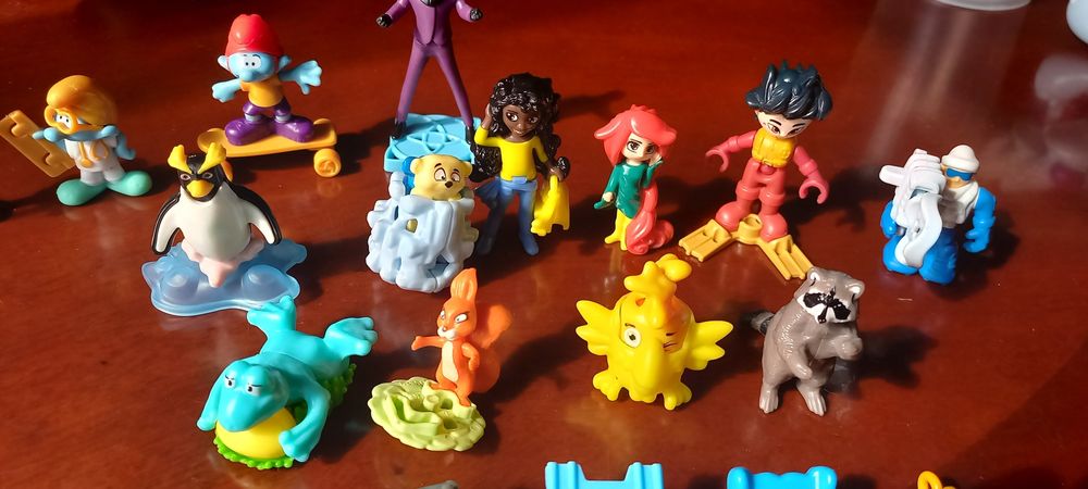 Продам игрушки киндера