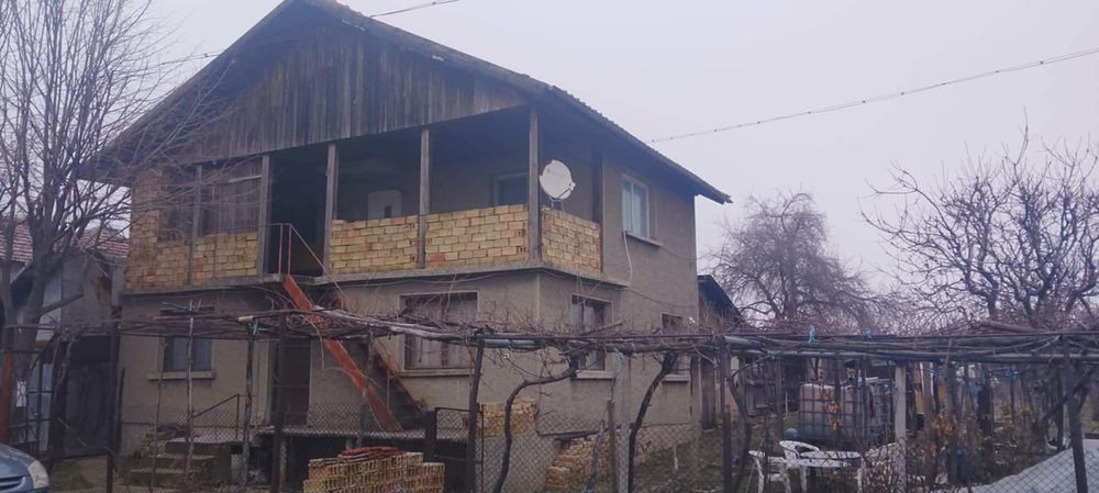 Двуетажна къща в с.Илийно 70 000 евро