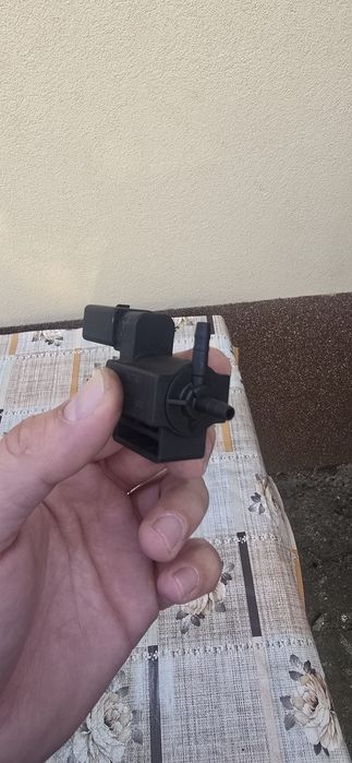 Pierburg  Превключващ клапан