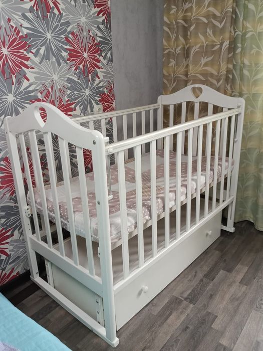 Продам детскую кроватку