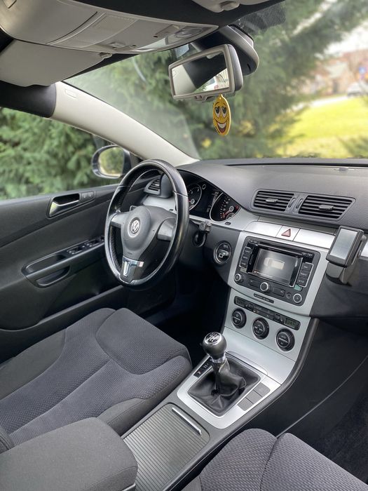 Volkswagen Passat / R-Line / Mocca Braun / 140Hp / CBAB / Euro5