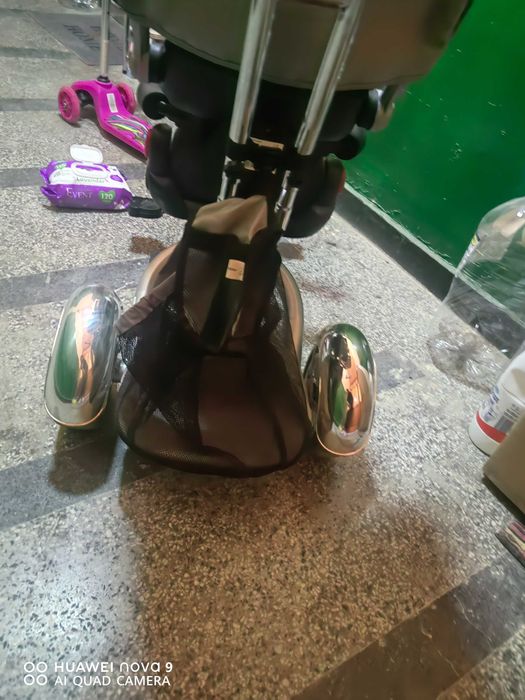 Детска триколка сива