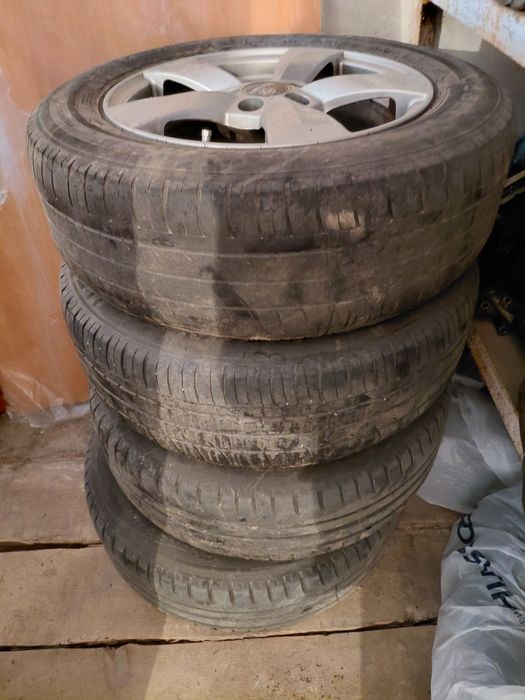 Продам резину 15. 16