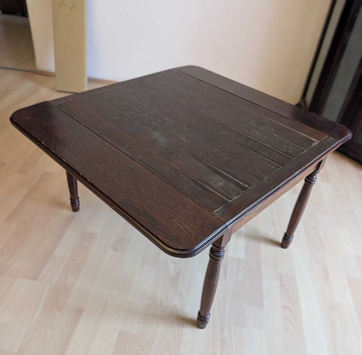 Masută din lemn extensibilă, stil clasic, compactă