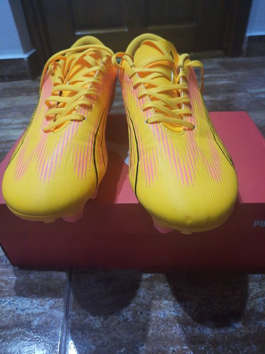 Ghete de fotbal Puma