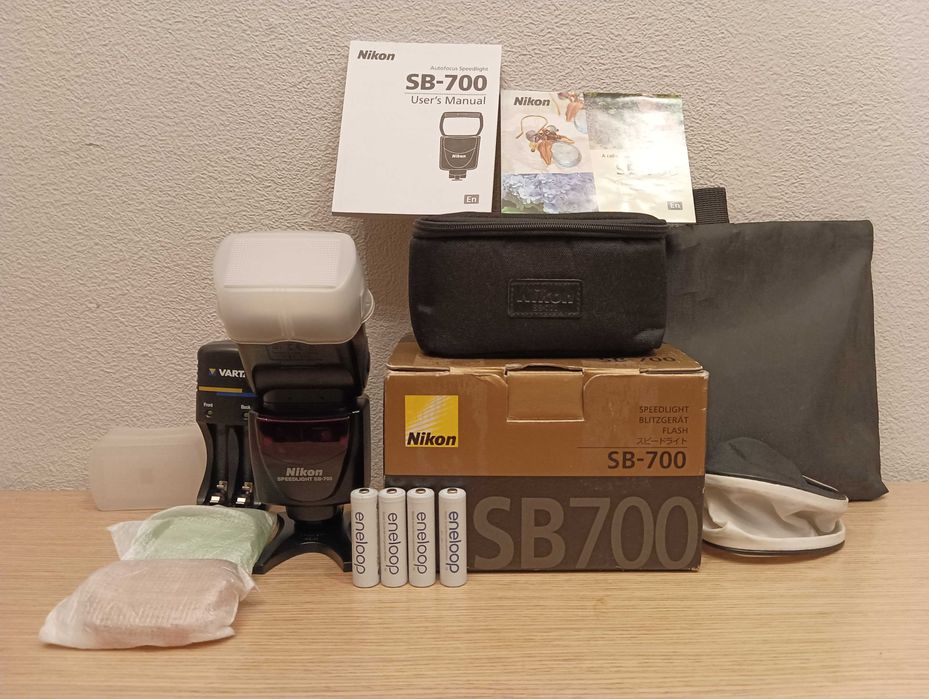 Вспышка Nikon SB-700 полный комплект