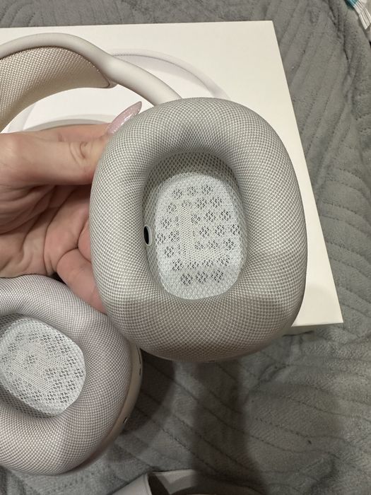 Продам AirPods Max