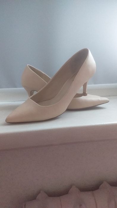 Продается женская  обувь