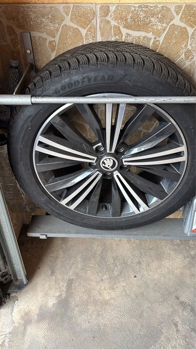 Set jante 18 inch originale Skoda kodiaq + anvelope de iarna  noi