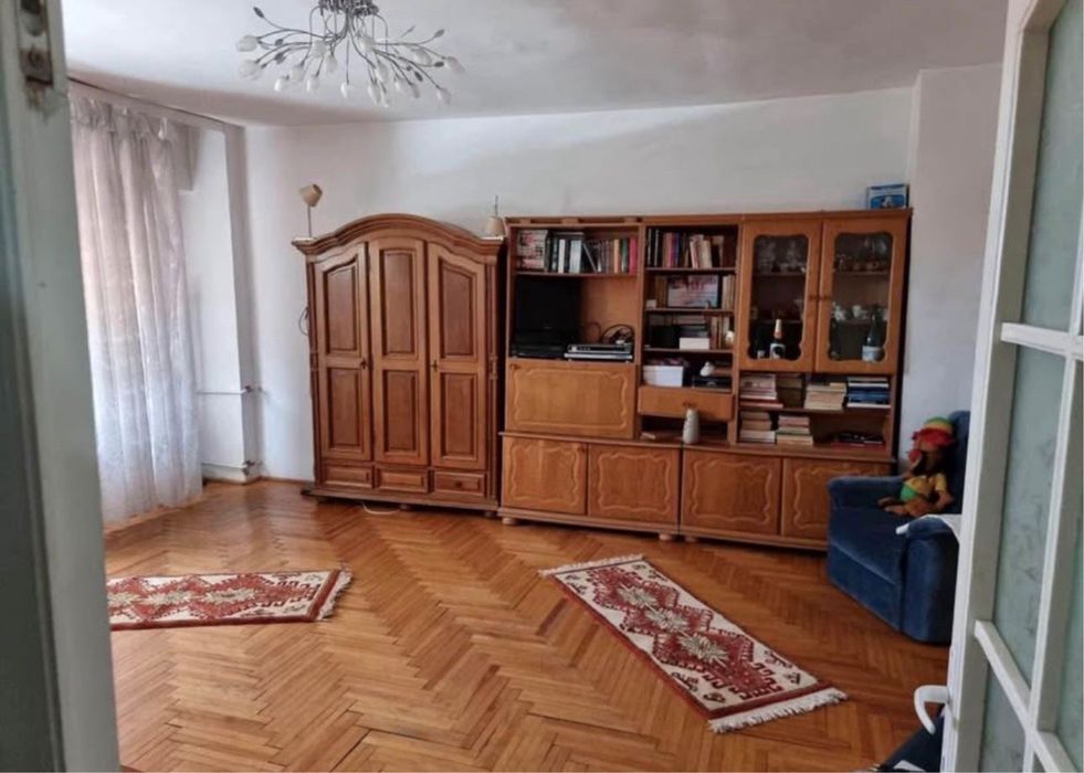 Apartament // 2 camere // 300 €