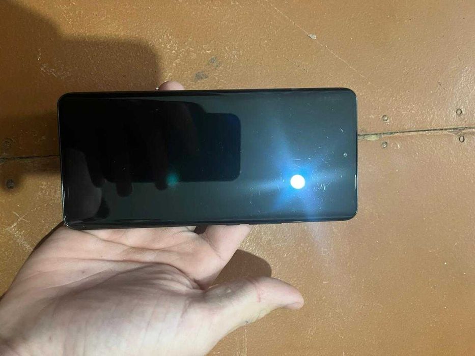 HONOR X9b телефон в отличном состоянии