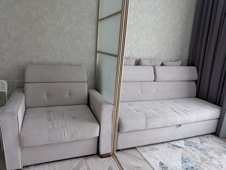 Продаю диван для гостиной 1+1, б/у