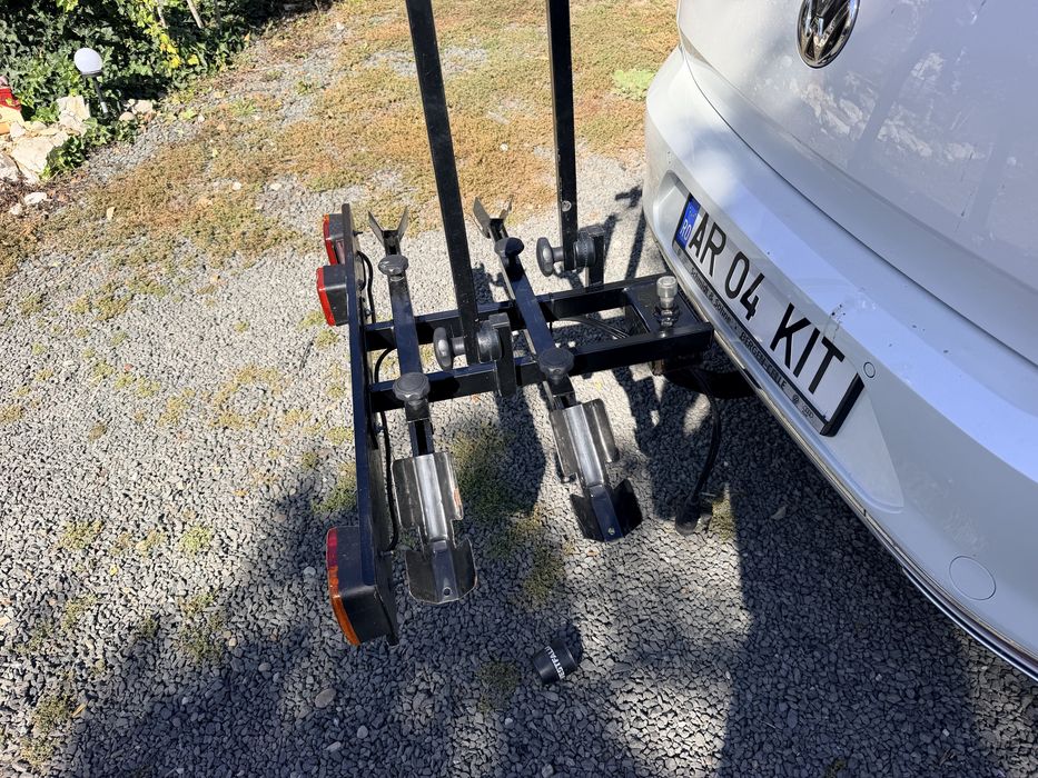 Suport pt doua biciclete pe carlig