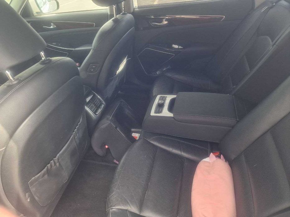 Автомобил KIA K7