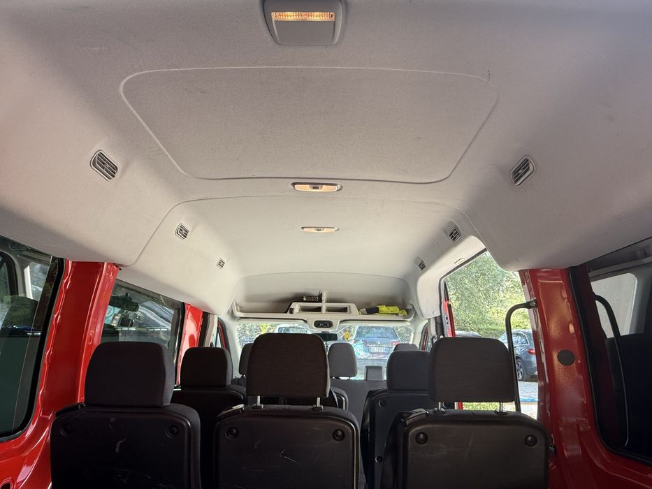 Inchiriere Microbuz duba 8+1 locuri.. Ac fata/spate . Full Casco