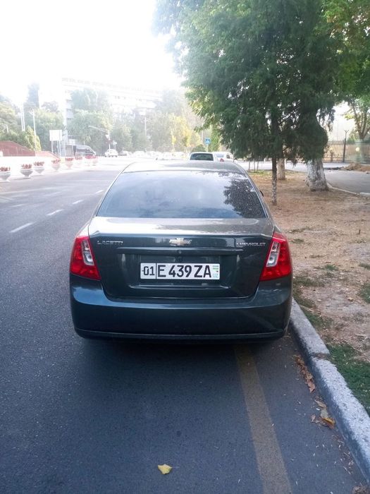 Срошна сотилади 10700$