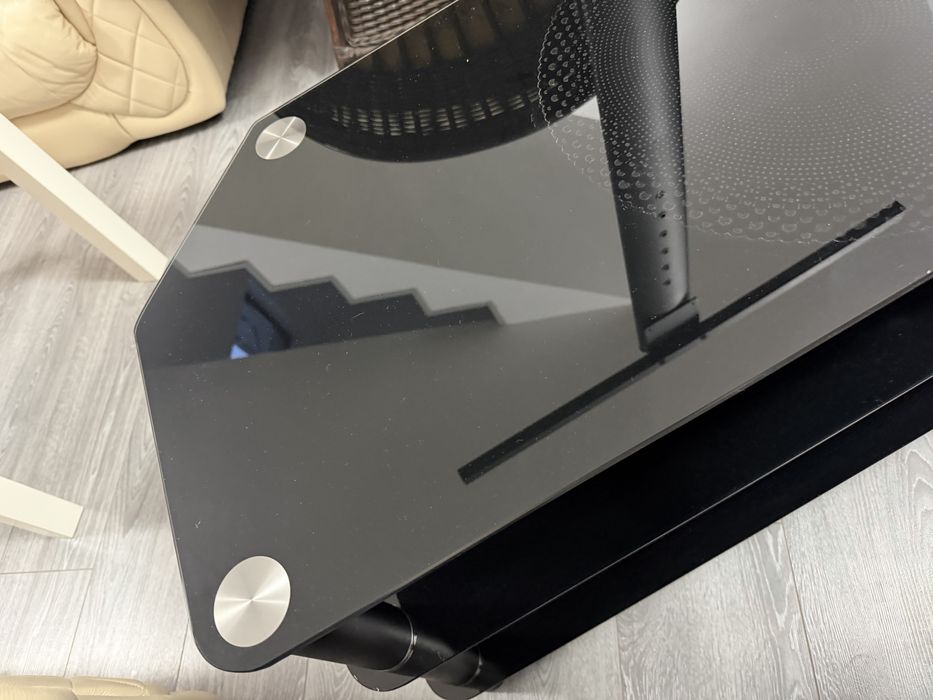 Masa de tv din sticla