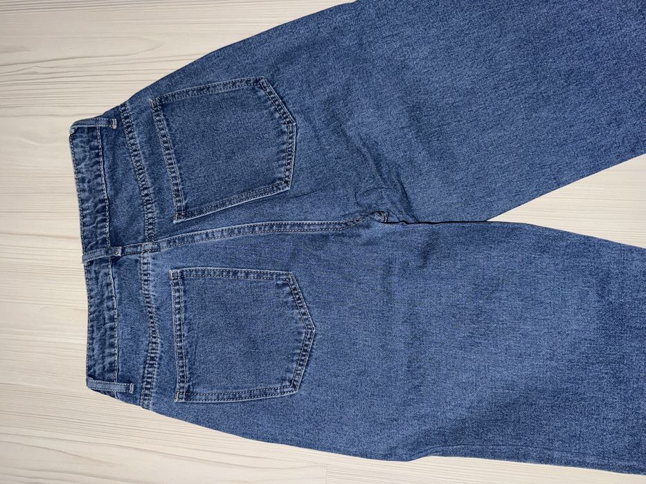 Дънки с камъчета.