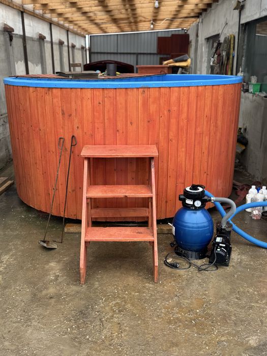 Vand ciubăr de 8-10 persone