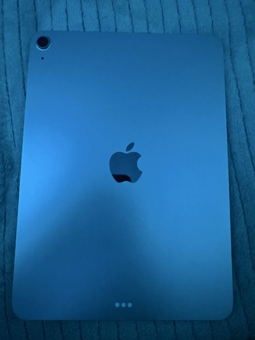 Продам iPad Air 11” (M3) Wi-Fi, Space Gray