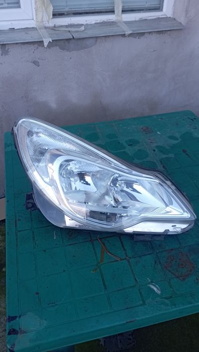 Far Partea Dreapta Opel Corsa  D  feizlift