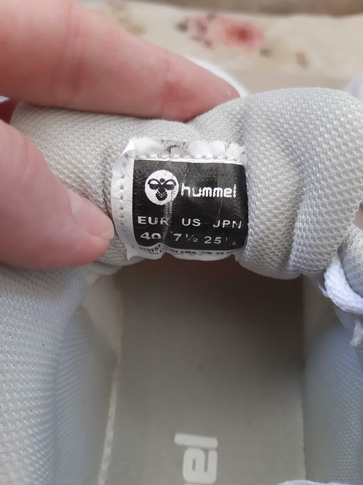 Бели маратонки Hummel