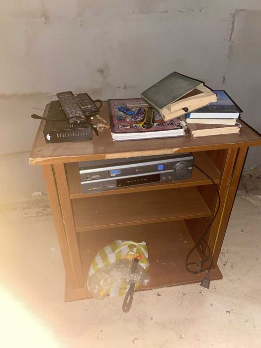 продам тумбу подставку под телевизор, люстру продам