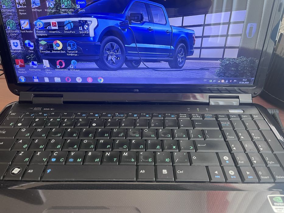 Продается ноутбук asus