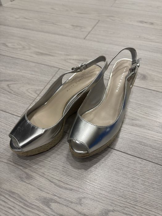 Босоножка Charles & Keith 36 размер