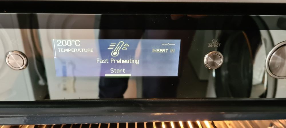 Фурна за вграждане Bauknecht 73л Клас А