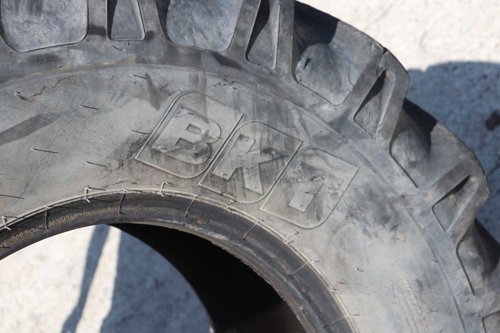 Cauciucuri de BuldoExcavator 18.4-26 SH cu garantie AgroMir