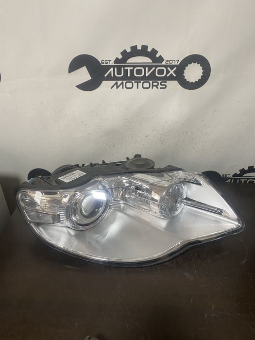 Far dreapta bixenon Vw Touareg 7L facelift an 2006-2010