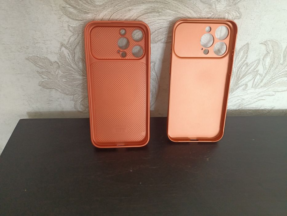 Чехлы для iPhone 15