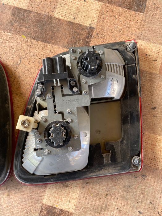 Ляв и десен вътрешен стоп за мерцедес w210 комби