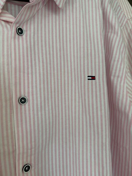 Чисто нова мъжка риза Tommy Hilfiger Classic Fit с дълъг ръкав, на райета, дизайн розово и бяло райе, размер XXL, дизайнерска