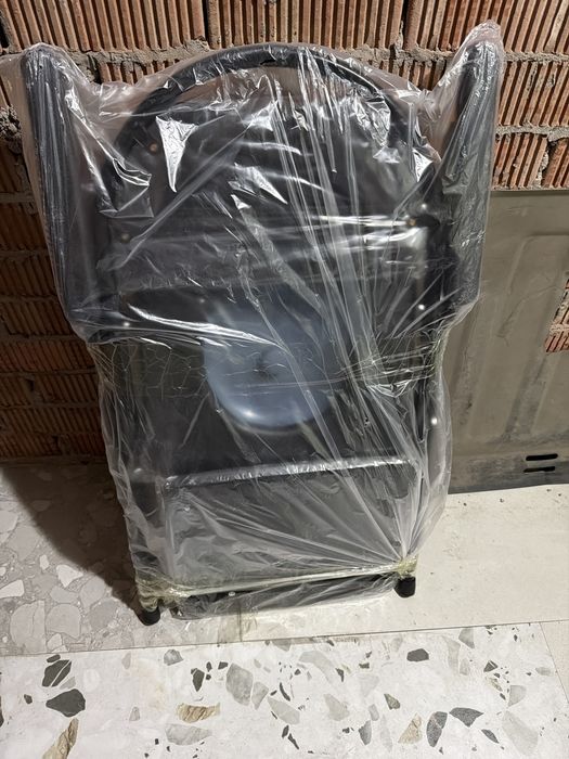 Продам новый кресло туалет