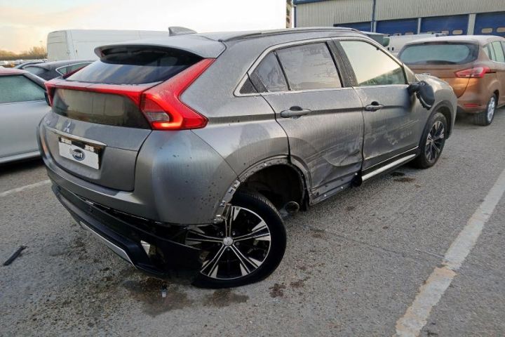 Dezmembrez Mitsubishi Eclipse Cross 1