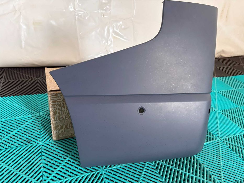 Flaps stanga bara spate Renault Trafic 3 Vivaro nou original Renault