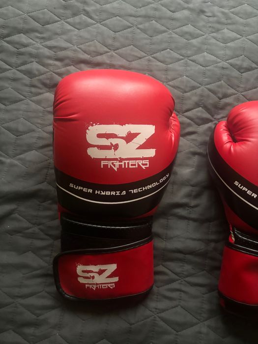Боксови ръкавици